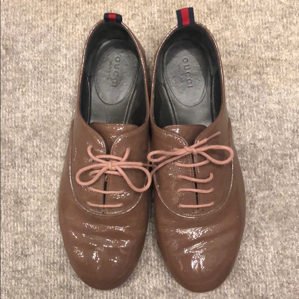 GUCCI patent leather Oxford flats